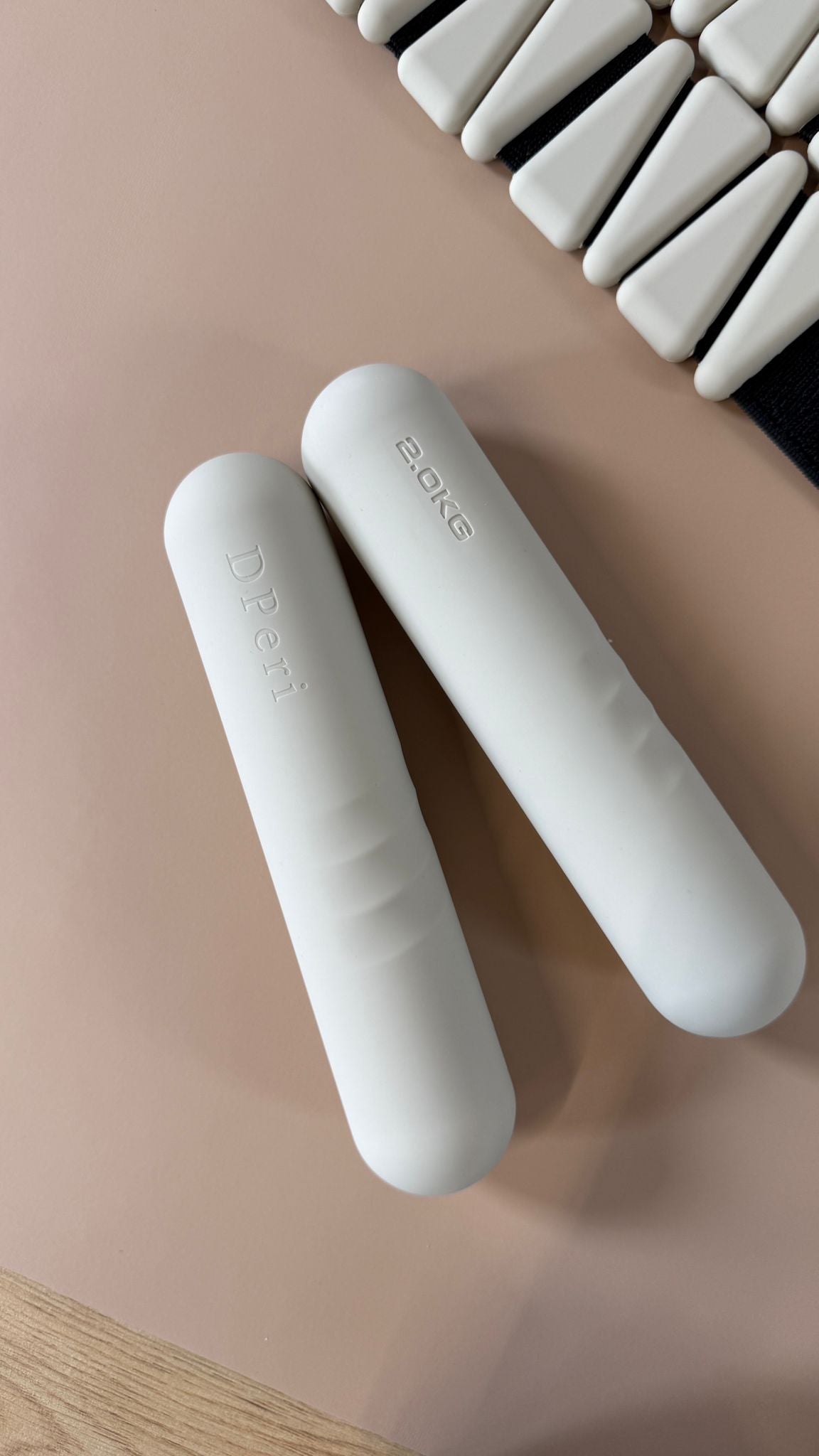 Home Workout Set | Yogamat, Ankle Weights & Hantels Beige