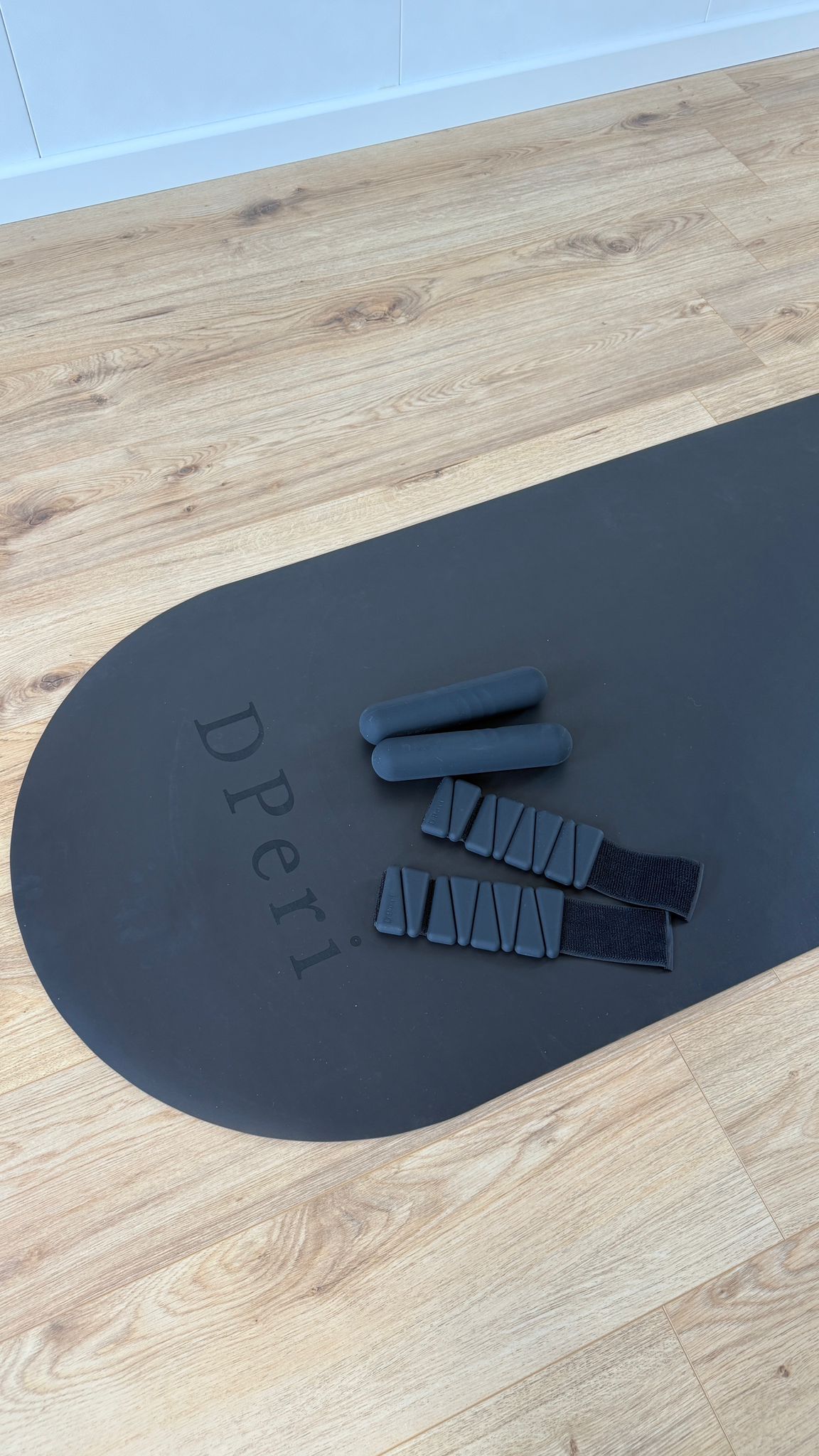 Home Workout Set | Yogamat, Ankle Weight & Dumbel Schwarz